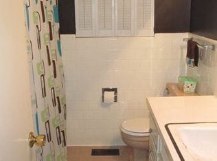 bath - 4401 Northwest 55th Street