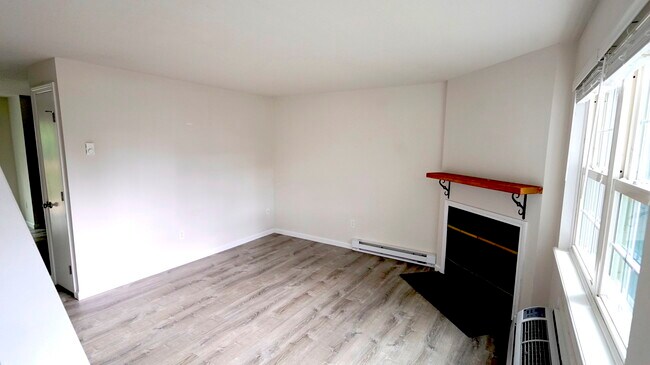 64 Crystal Ln Unit A