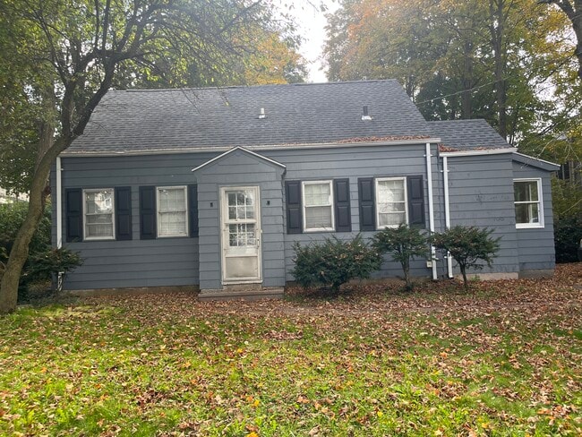 Building Photo - 300 Dyer St