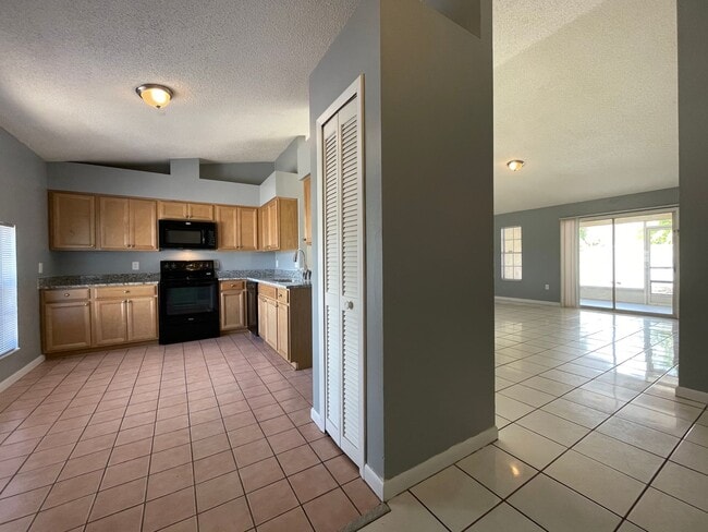 Photo - Fully Equipped 3BR/2BA Duplex in Poinciana! - Priced to Rent!!