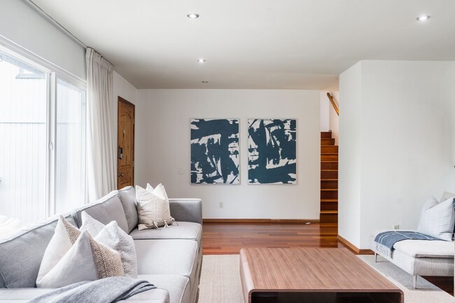 Photo - 309 S Rios Ave