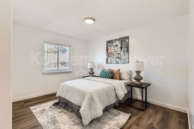 Photo - 969 S Miller Way