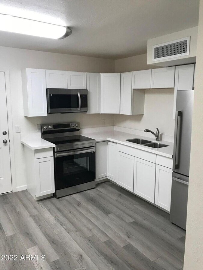 Photo - 2 BEDROOM UNIT IN SURPRISE