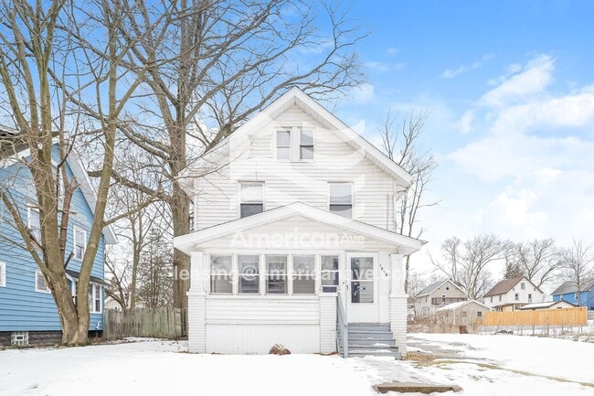 Building Photo - 1494 Preston Ave