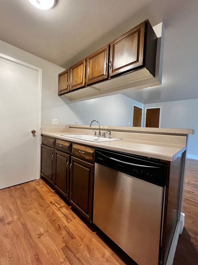 Photo - Robertson1005 (KC-DT) Unit C8