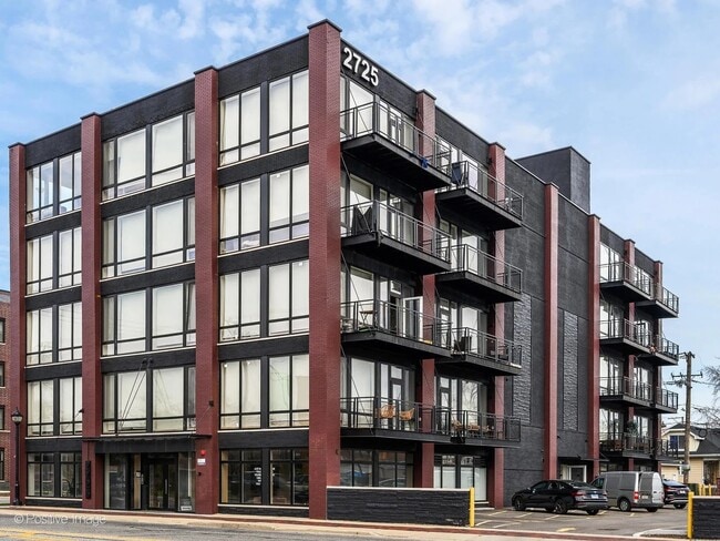 Building Photo - 2725 N Thatcher Ave Unit 408