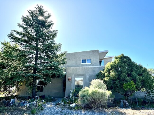 Building Photo - 13 Flor Azul Rd
