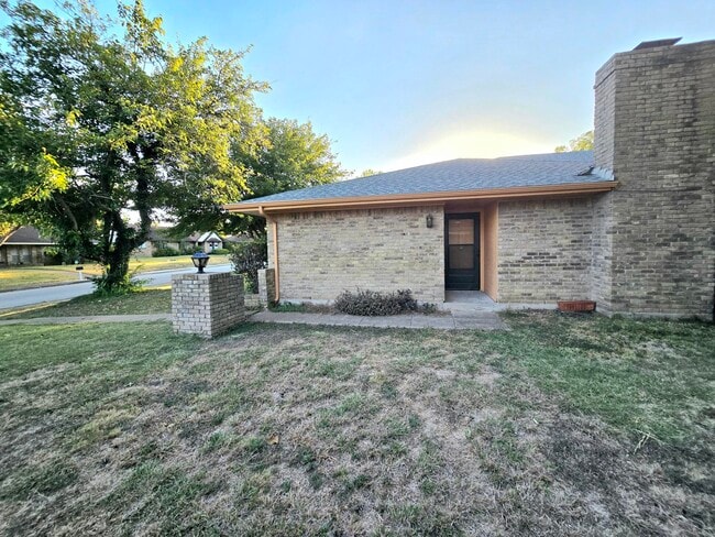 1001 Hunters Creek Dr