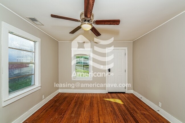 Photo - 707 19th St S