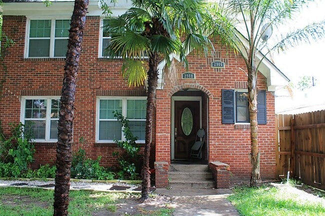Building Photo - 2908 Truxillo St Rental