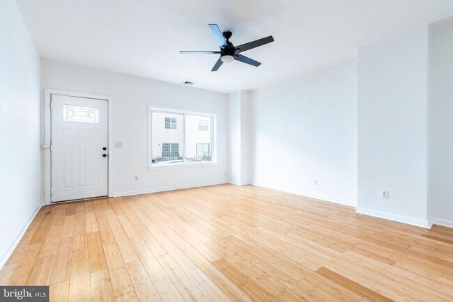 Photo - 2726 Edgemont St