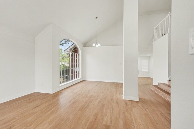 Photo - 8303 Lake Crystal Dr