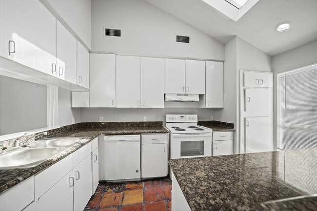 Photo - 4343 Willow Beach Dr