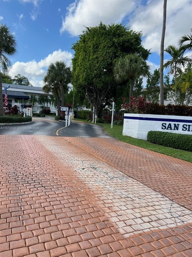 Photo - 202 NE 211th Terrace