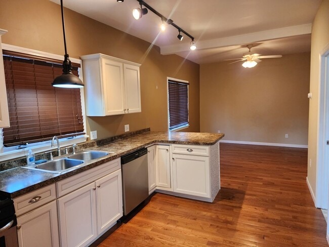 Photo - 15 1st Ave Unit Rear Apartment