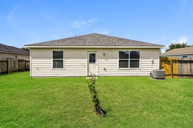 Building Photo - 6823 Garnet Trail Ln