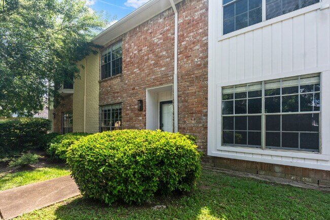 Photo - Furnished Option, Modern Comfort & Private Gated Patio!