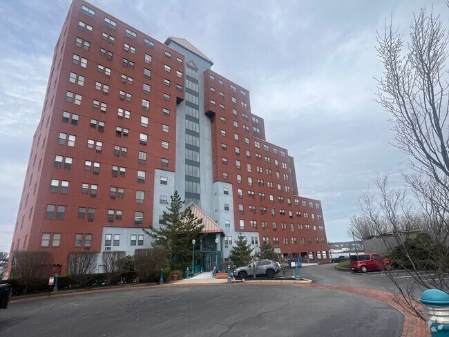 Building Photo - 750 Davol St Unit 324 Rental