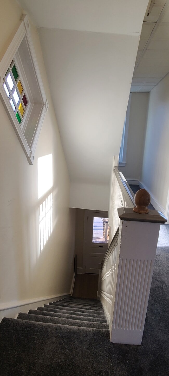 Look back to entrance - 204 Cadwalader Ave Unit B