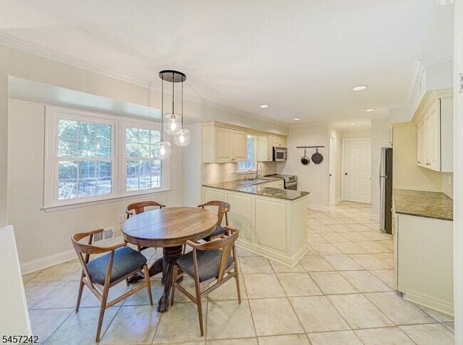 Photo - 152 Woolf Rd