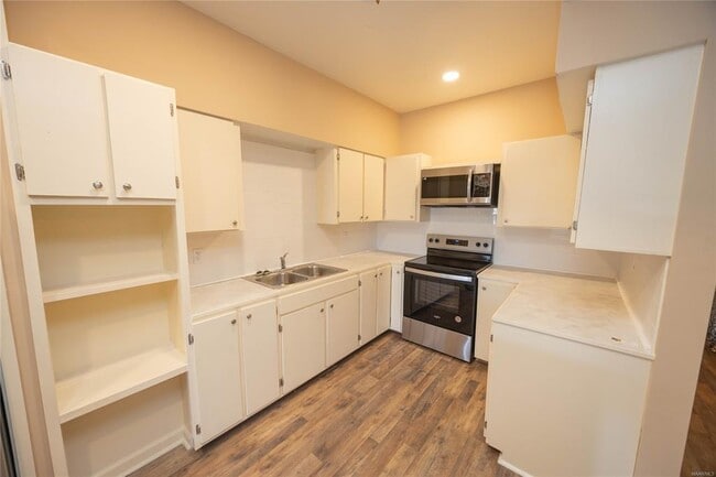 Photo - 2043 Hazel Hedge Ln