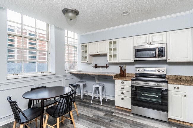 Photo - 106 13th St Unidad FL3-ID1301