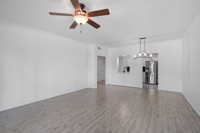 Building Photo - 2475 Underwood St Unit 180
