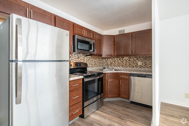 STUDIO, 1BA - 550SF