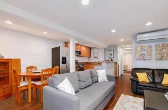 Photo - 49 Quincy Pl NE