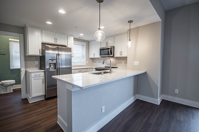 Photo - 1659 N Van Buren St Unit 1661A