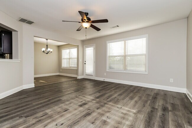 Photo - 1104 Jury Ct