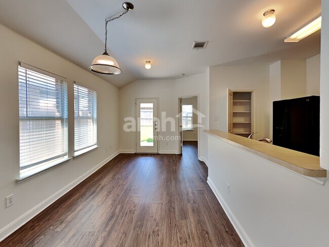 Photo - 4011 Freedom St