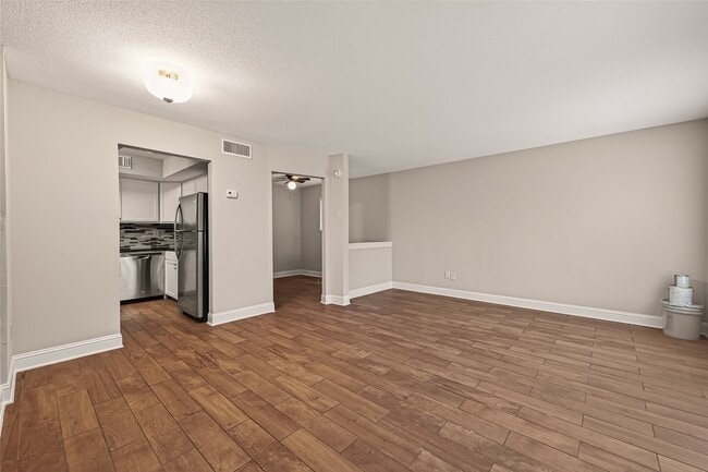 Photo - 754 Memorial Mews St Unit B