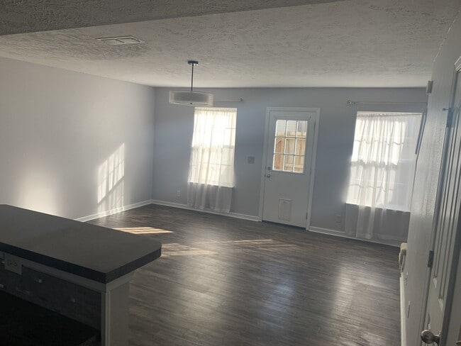 Photo - 333 Arapaho Dr