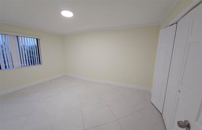 Photo - 46 NW 35th St Unidad 2
