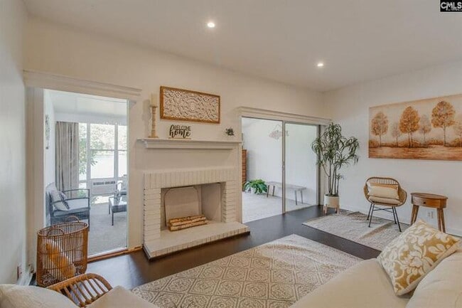 Photo - 8 Royalgate Dr