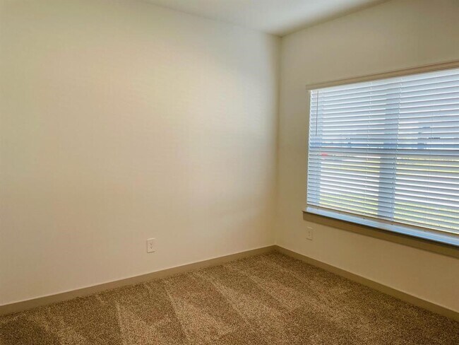 Photo - 28935 Yukon River Ct
