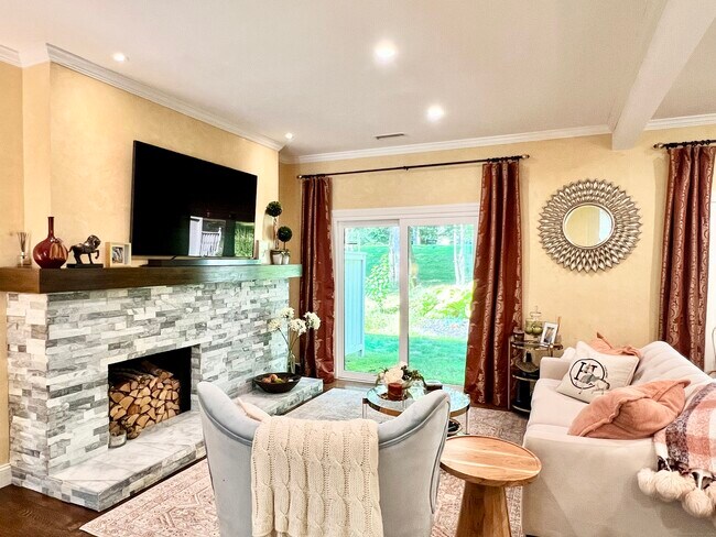 Photo - 126 Farmington Chase Crescent