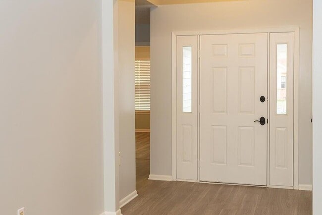 Photo - 511 Woodland Park Cir