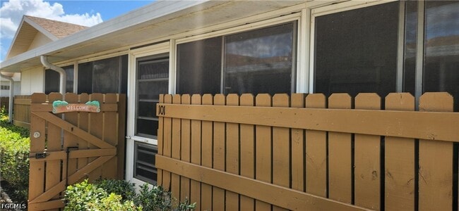 Photo - 15610 Crystal Lake Dr