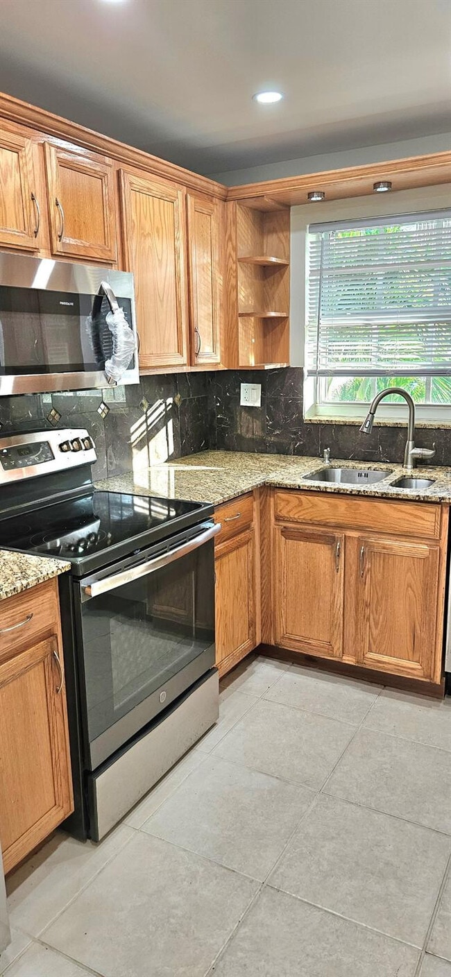 Photo - 2901 NE 51st St Unit 10