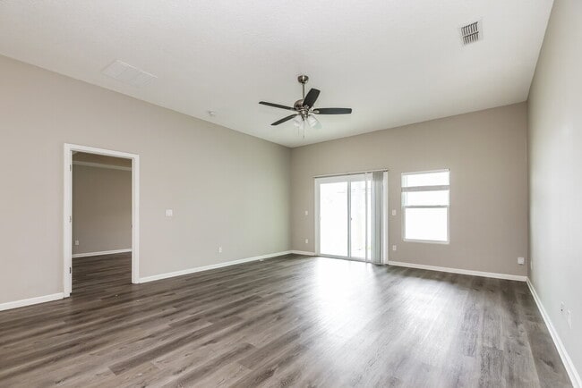 Photo - 11025 Snowbrook Ct