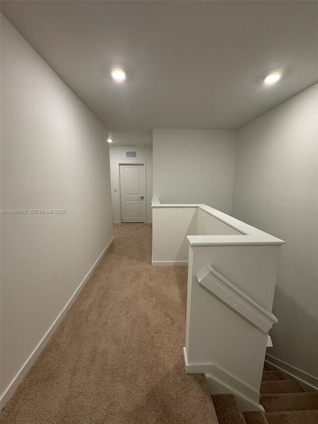 Photo - 141 NE 13th St