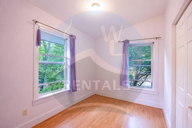 Photo - 104 Loveland Vis