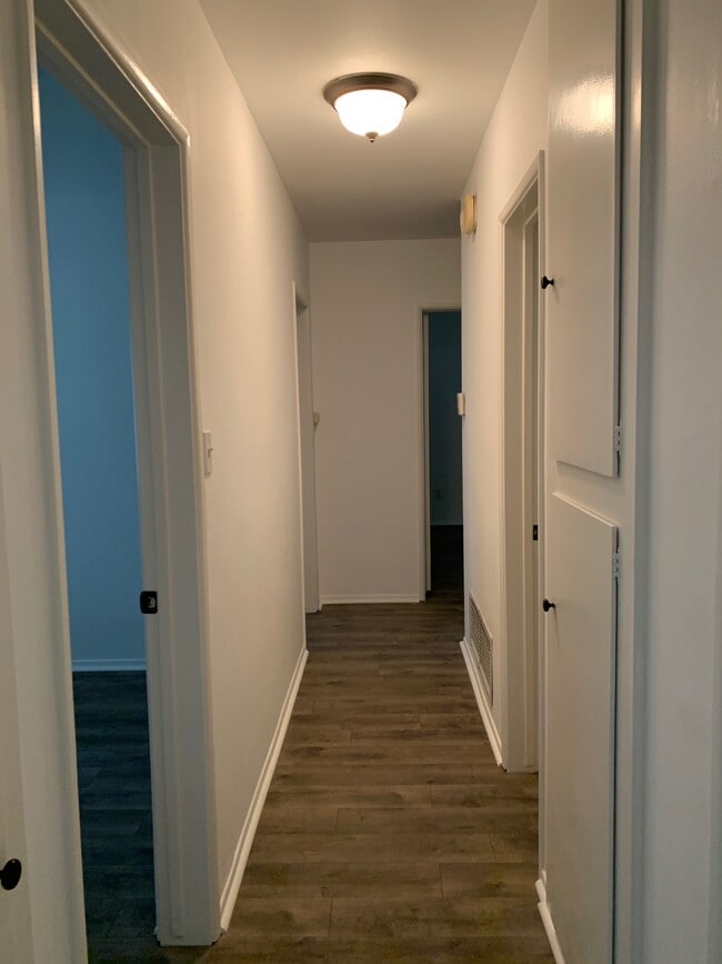 Photo - 16748 San Fernando Mission Blvd