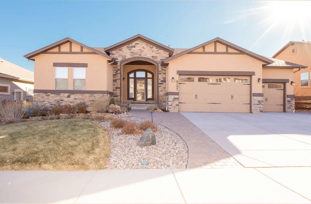 Stunning 3-Bed, 3-Bath Retreat with dedica... - Stunning 3-Bed, 3-Bath Retreat with dedica...