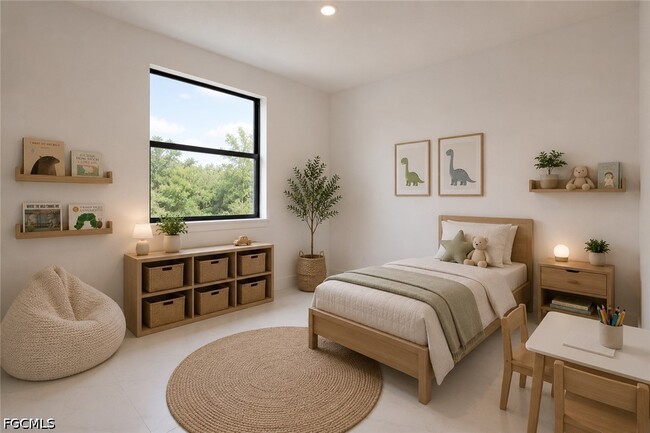 Photo - 714 W 12th St