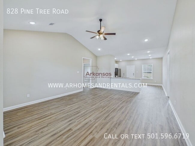 Photo - 828 Pine Tree Rd
