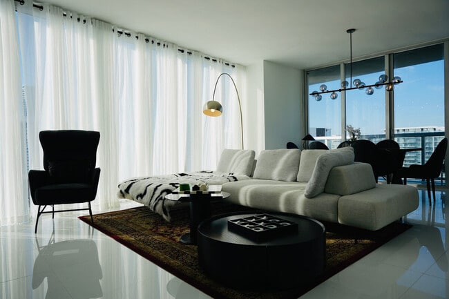 Photo - 631 Brickell Ave Unit ID1353248P