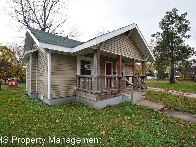 Building Photo - Charming Home with Space to Spare – Tour T...